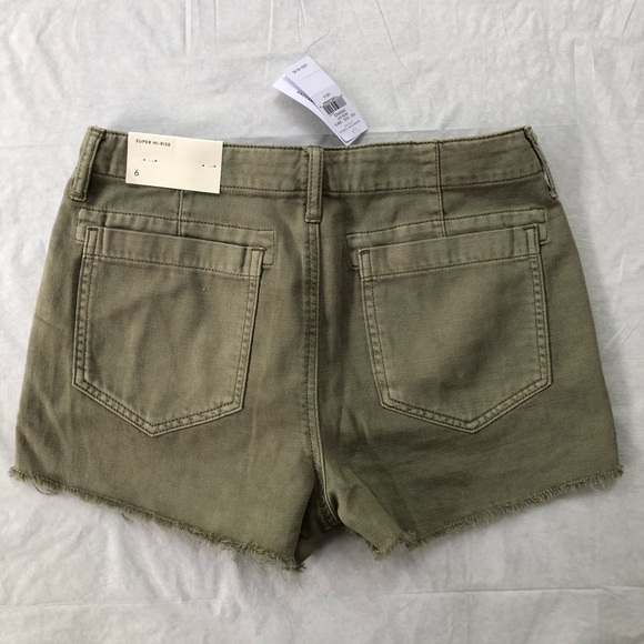 NWT American Eagle Outfitters Green Cargo Shorts with Relaxed Fit Size 6 - Picture 2 of 7